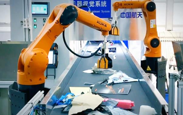 New robot can lend a hand in effort to sort waste