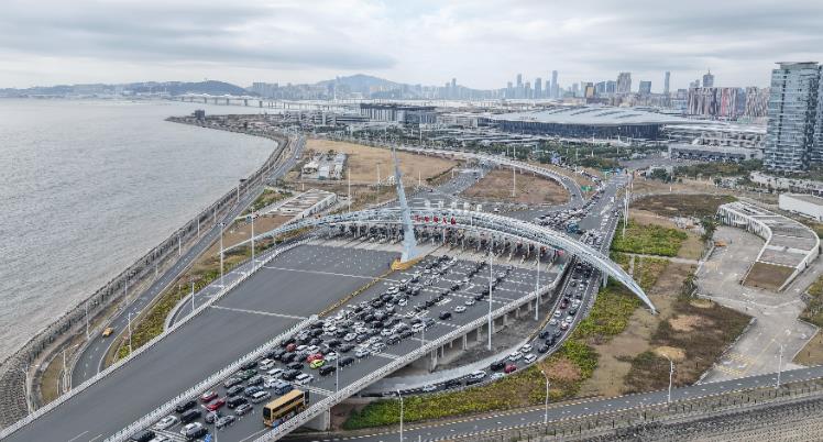创历史最快纪录！港珠澳大桥今年出入境客流超1000万人次
